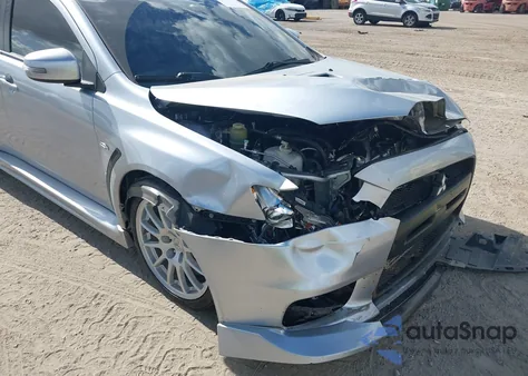 2015 Mitsubishi Lancer Evolution Gsr z USA, uszkodzony, nr VIN JA32W8FV0FU006891